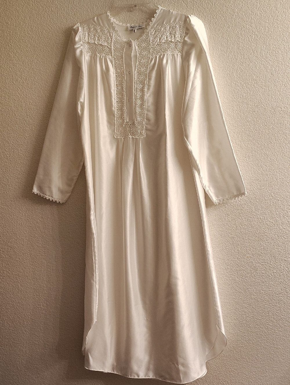 Christian Dior Cream Front Lace-Yoke Long Sleeve Maxi Chemise B3 X P